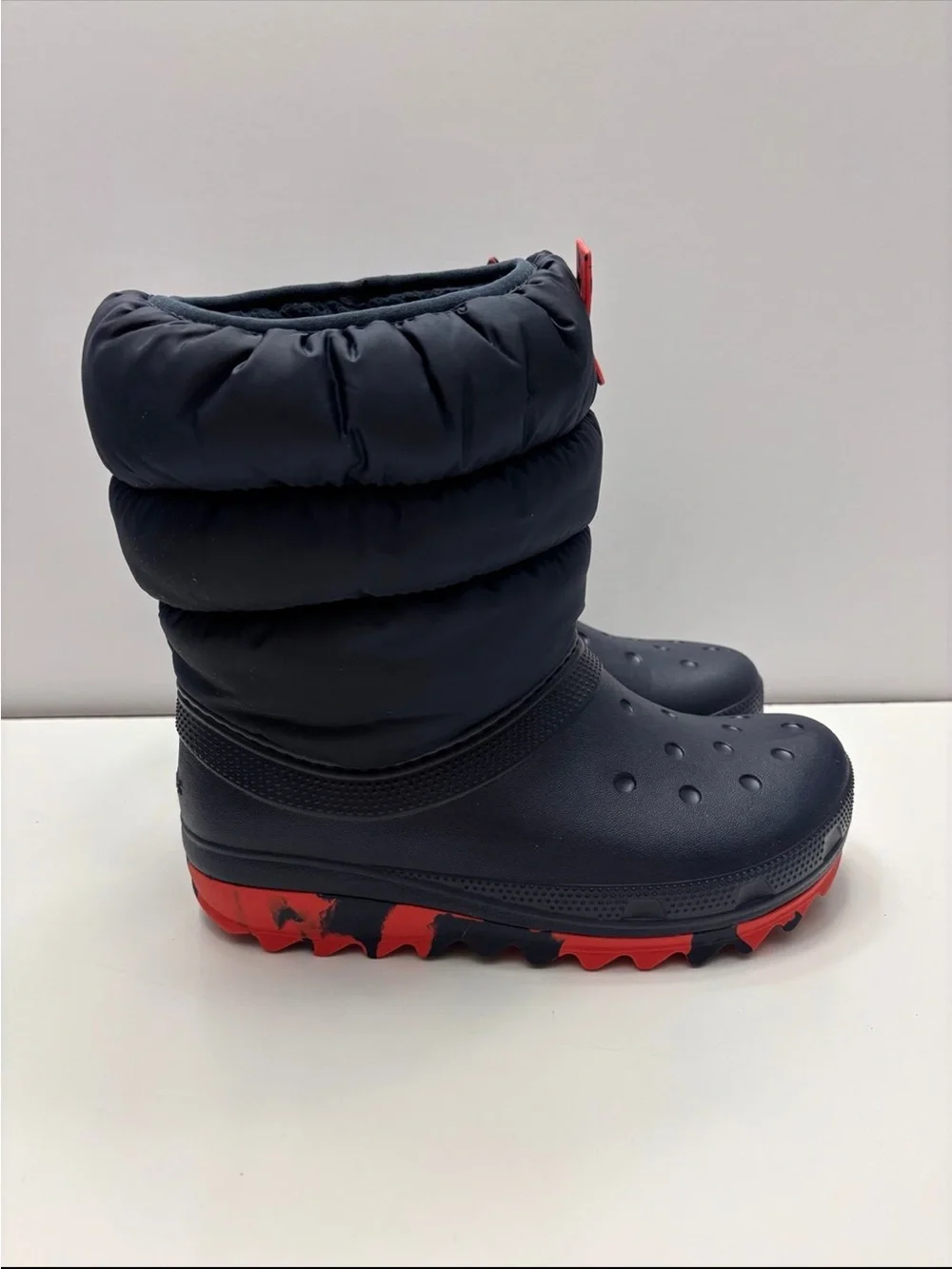 Crocs Boots - Classic Neo Puff Boots juniors size 4